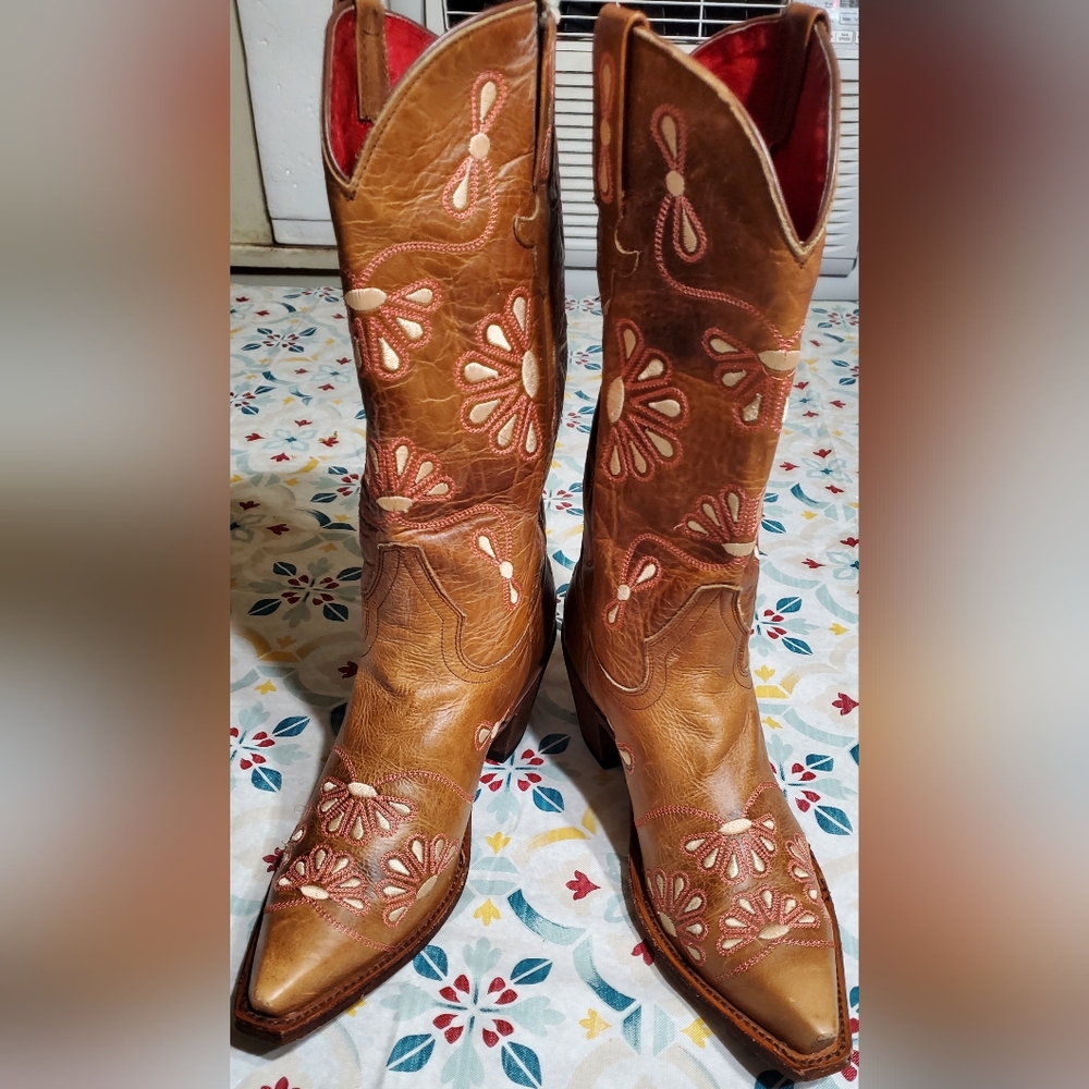 Macie Bean Brown Floral Embroidered Western Heeled Boots